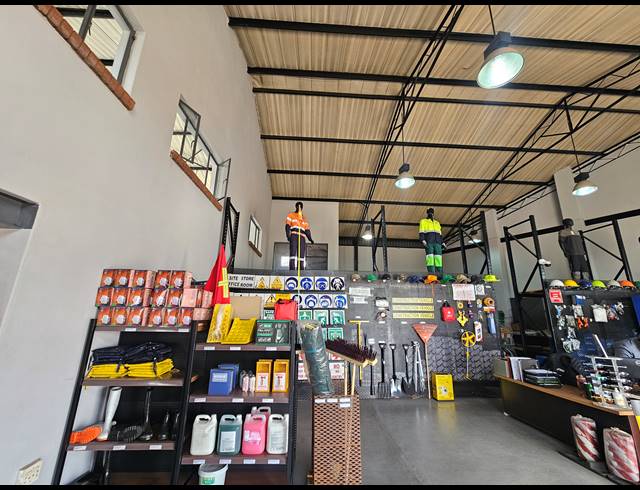 1,046M² WAREHOUSE FOR SALE IN ACTIVIA PARK